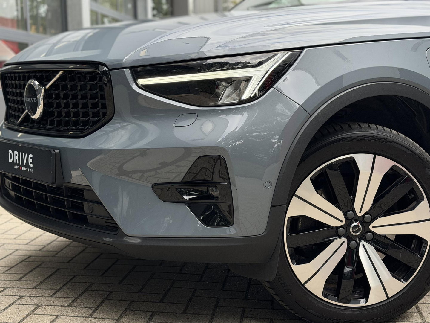 Volvo XC40 1.5 T4 Plug-in hybrid Ultimate Dark |Pano|H/K|360Cam|Memory|PilotAssit|Trekhaak|BLIS|ThunderGrey