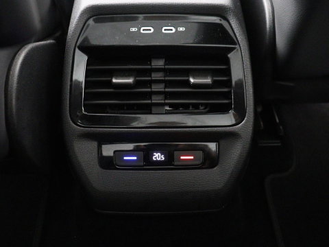 Volkswagen ID.4 First Max 77 kWh | SOH 91,9% | Panoramadak | Leder/alcantara | Memory | Stuur/stoel verwarming | Adaptive cruise | 360 camera | Dodehoek detectie | Carplay | Sfeerverlichting |