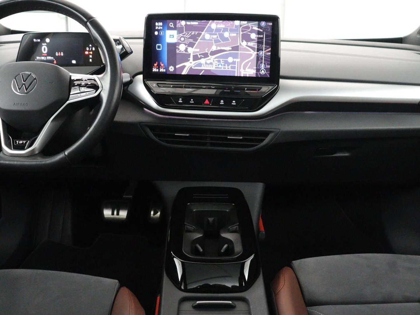 Volkswagen ID.4 First Max 77 kWh | SOH 91,9% | Panoramadak | Leder/alcantara | Memory | Stuur/stoel verwarming | Adaptive cruise | 360 camera | Dodehoek detectie | Carplay | Sfeerverlichting |
