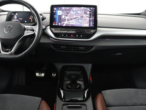 Volkswagen ID.4 First Max 77 kWh | SOH 91,9% | Panoramadak | Leder/alcantara | Memory | Stuur/stoel verwarming | Adaptive cruise | 360 camera | Dodehoek detectie | Carplay | Sfeerverlichting |