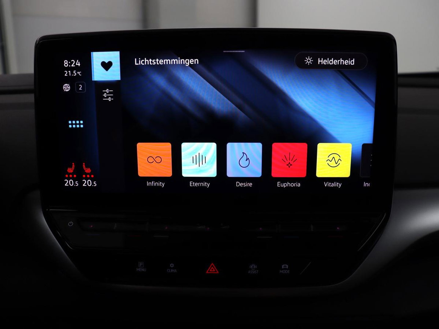 Volkswagen ID.4 First Max 77 kWh | SOH 91,9% | Panoramadak | Leder/alcantara | Memory | Stuur/stoel verwarming | Adaptive cruise | 360 camera | Dodehoek detectie | Carplay | Sfeerverlichting |