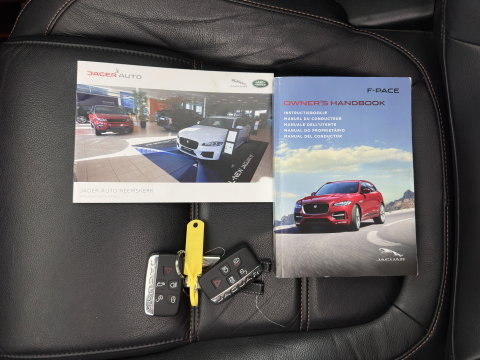 Jaguar F-Pace 2.0 Portfolio AWD 20d Aut. *PANO | LEATHER | XENON | DIGI-COCKPIT | MERIDIAN-SOUND | KEYLESS | CAMERA | HEATED-COMFORTSEATS | PRIVACY-GLASS | NAVI-FULLMAP | SHIFTPADDLES | ECC | PDC | CRUISE | TOWBAR | 19''ALU*