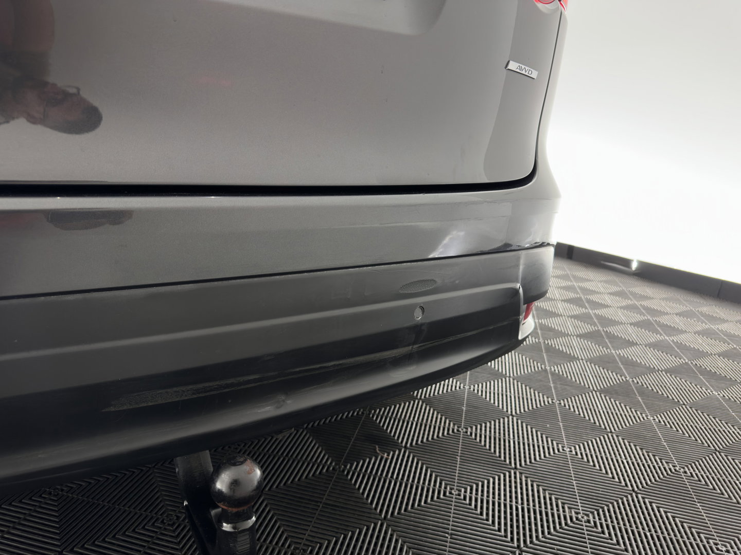 Jaguar F-Pace 2.0 Portfolio AWD 20d Aut. *PANO | LEATHER | XENON | DIGI-COCKPIT | MERIDIAN-SOUND | KEYLESS | CAMERA | HEATED-COMFORTSEATS | PRIVACY-GLASS | NAVI-FULLMAP | SHIFTPADDLES | ECC | PDC | CRUISE | TOWBAR | 19''ALU*
