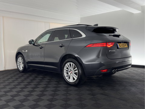 Jaguar F-Pace 2.0 Portfolio AWD 20d Aut. *PANO | LEATHER | XENON | DIGI-COCKPIT | MERIDIAN-SOUND | KEYLESS | CAMERA | HEATED-COMFORTSEATS | PRIVACY-GLASS | NAVI-FULLMAP | SHIFTPADDLES | ECC | PDC | CRUISE | TOWBAR | 19''ALU*