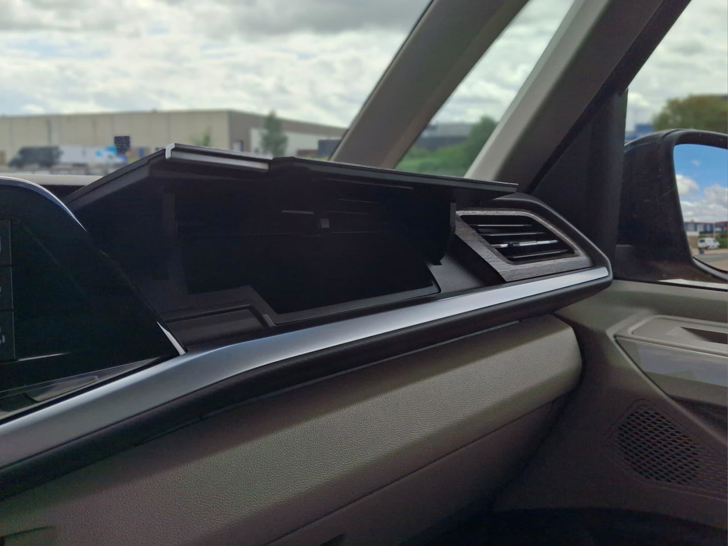 Volkswagen Multivan 1.4 eHybrid L2H1 Style | ALCANTARA | LMV | CARPLAY | CAMERA | DODEHOEK | ELEKTRISCHE SCHUIFDEUR