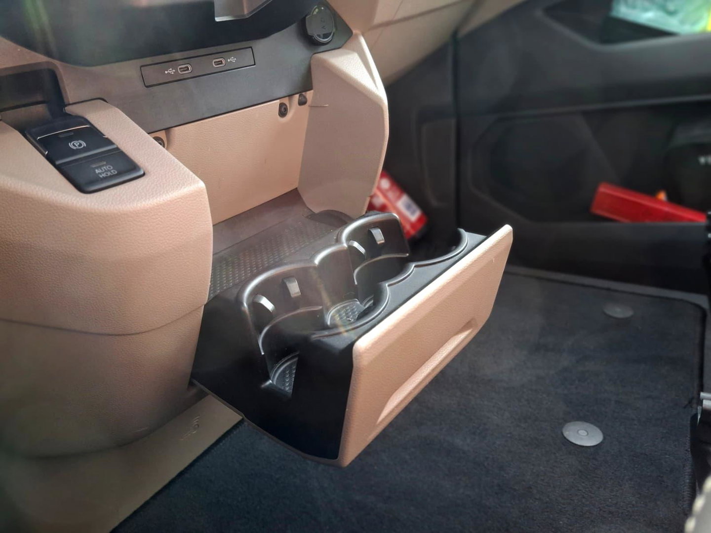 Volkswagen Multivan 1.4 eHybrid L2H1 Style | ALCANTARA | LMV | CARPLAY | CAMERA | DODEHOEK | ELEKTRISCHE SCHUIFDEUR