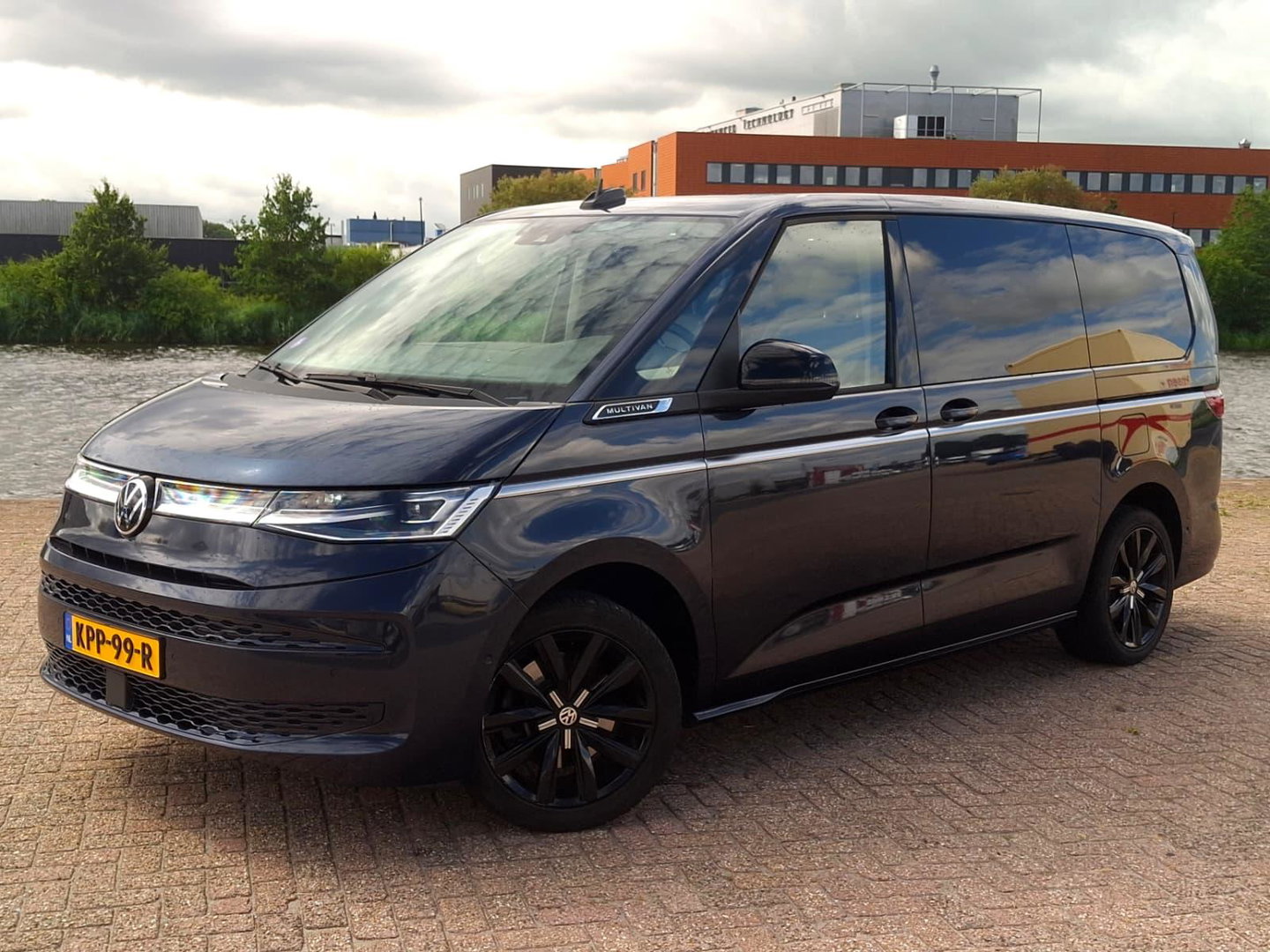Volkswagen Multivan 1.4 eHybrid L2H1 Style | ALCANTARA | LMV | CARPLAY | CAMERA | DODEHOEK | ELEKTRISCHE SCHUIFDEUR