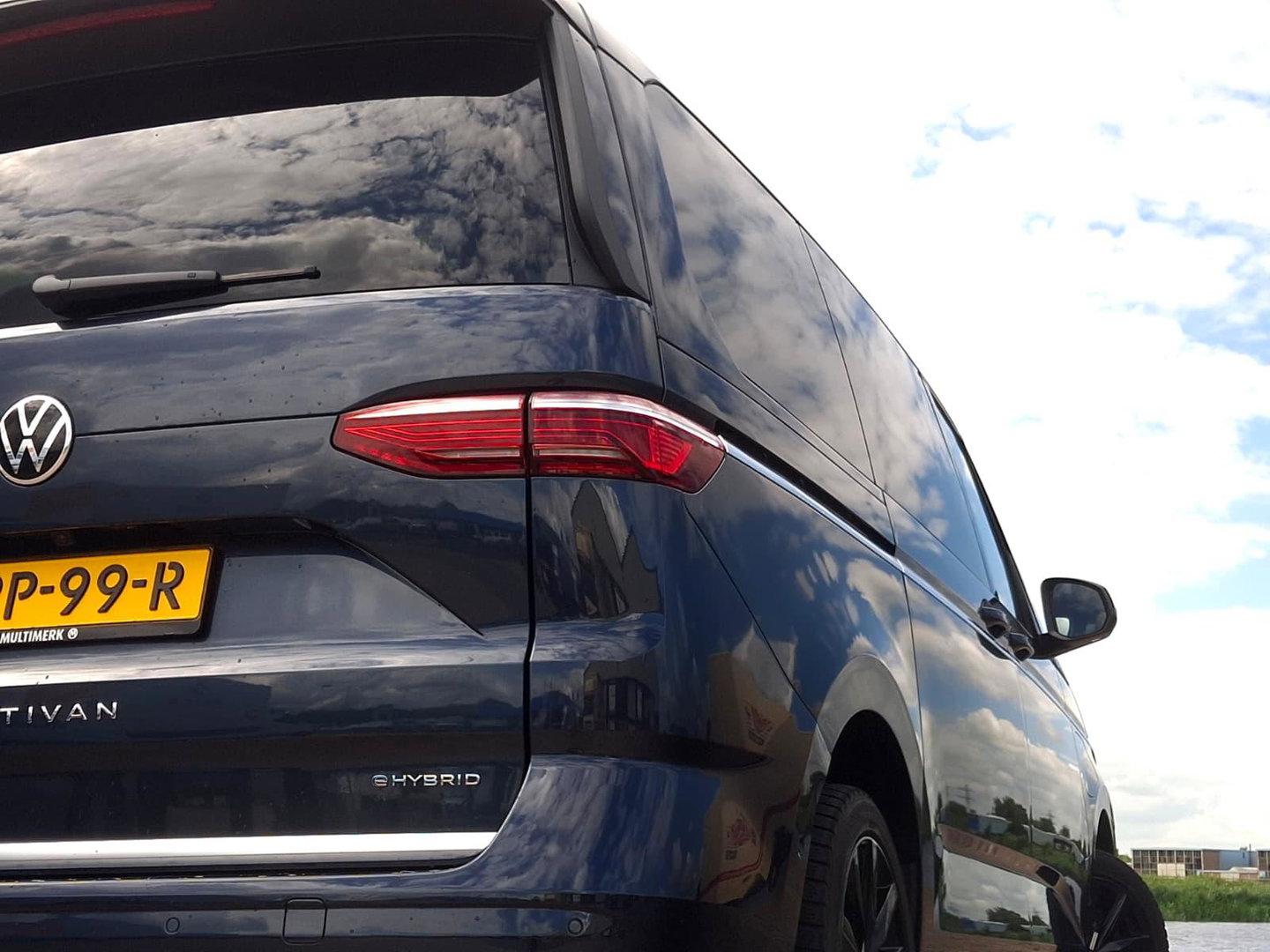 Volkswagen Multivan 1.4 eHybrid L2H1 Style | ALCANTARA | LMV | CARPLAY | CAMERA | DODEHOEK | ELEKTRISCHE SCHUIFDEUR