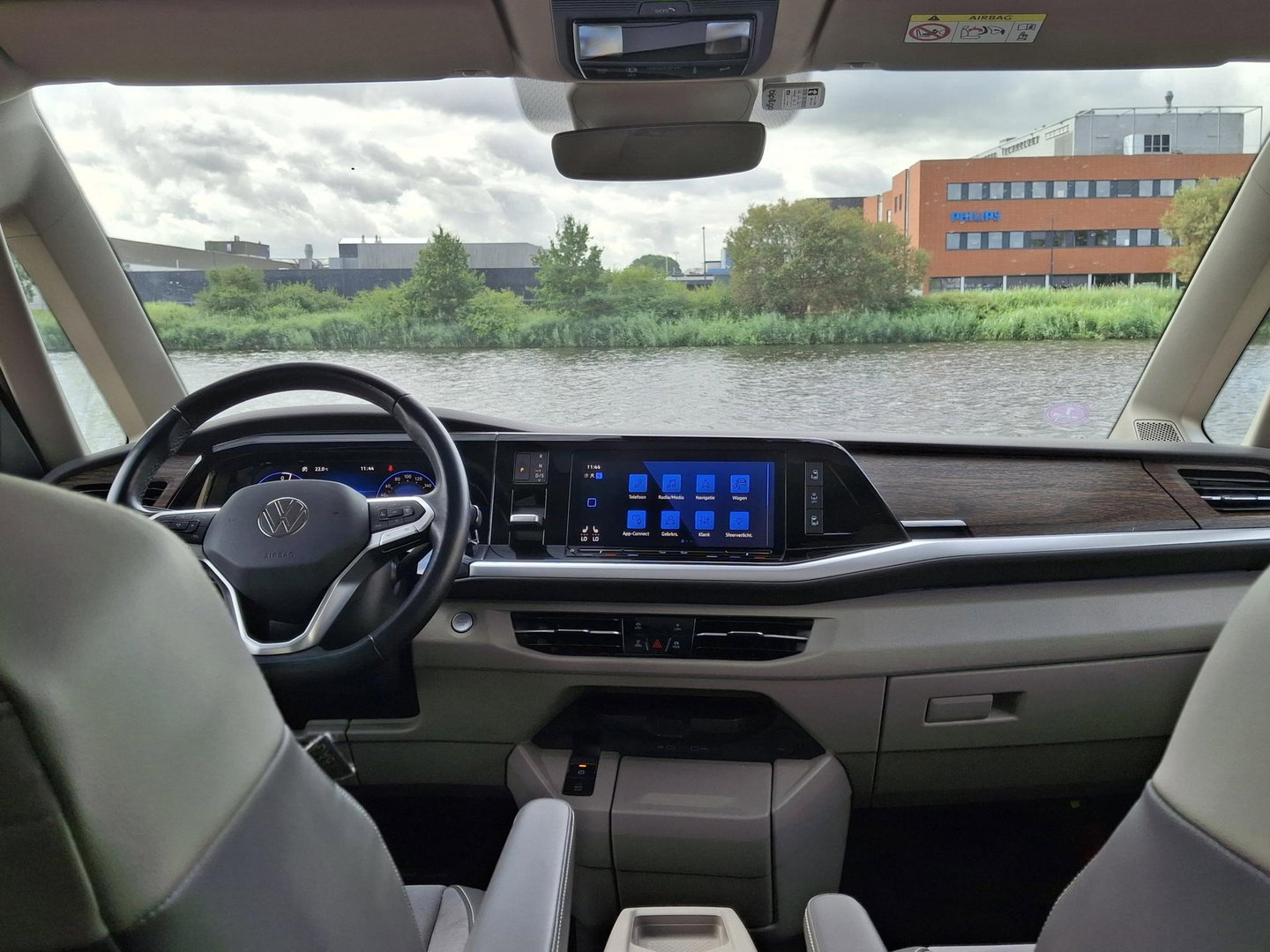 Volkswagen Multivan 1.4 eHybrid L2H1 Style | ALCANTARA | LMV | CARPLAY | CAMERA | DODEHOEK | ELEKTRISCHE SCHUIFDEUR