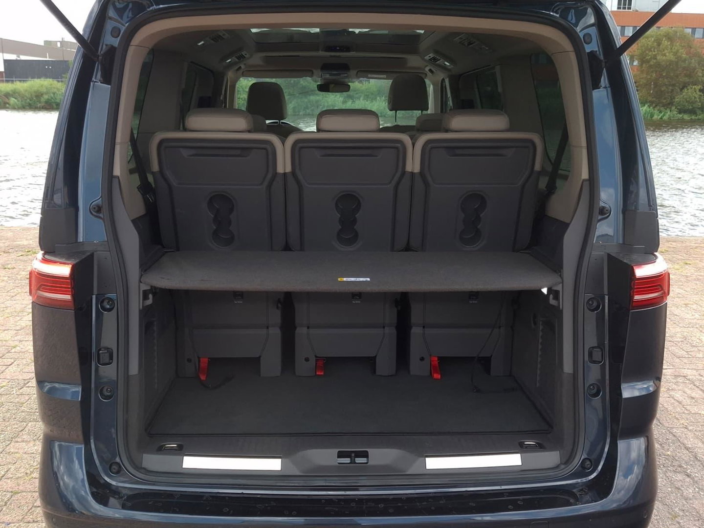 Volkswagen Multivan 1.4 eHybrid L2H1 Style | ALCANTARA | LMV | CARPLAY | CAMERA | DODEHOEK | ELEKTRISCHE SCHUIFDEUR
