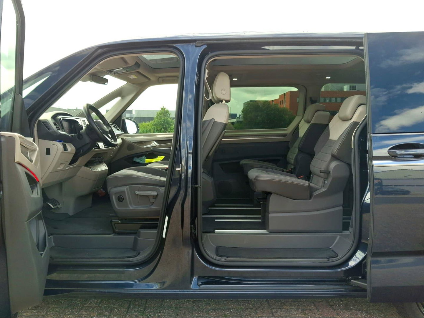 Volkswagen Multivan 1.4 eHybrid L2H1 Style | ALCANTARA | LMV | CARPLAY | CAMERA | DODEHOEK | ELEKTRISCHE SCHUIFDEUR
