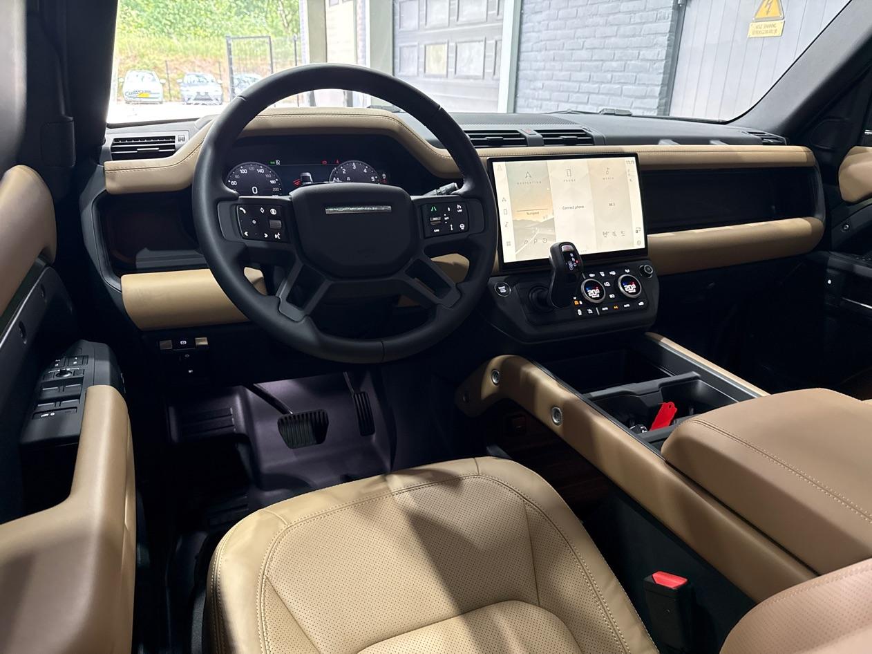 Land Rover Defender 2.0 P300e 110 X-Dynamic HSE | FACELIFT | Caraway | ClearSight | Meridian Surround | Head-Up | ACC | Panoramadak | Trekhaak