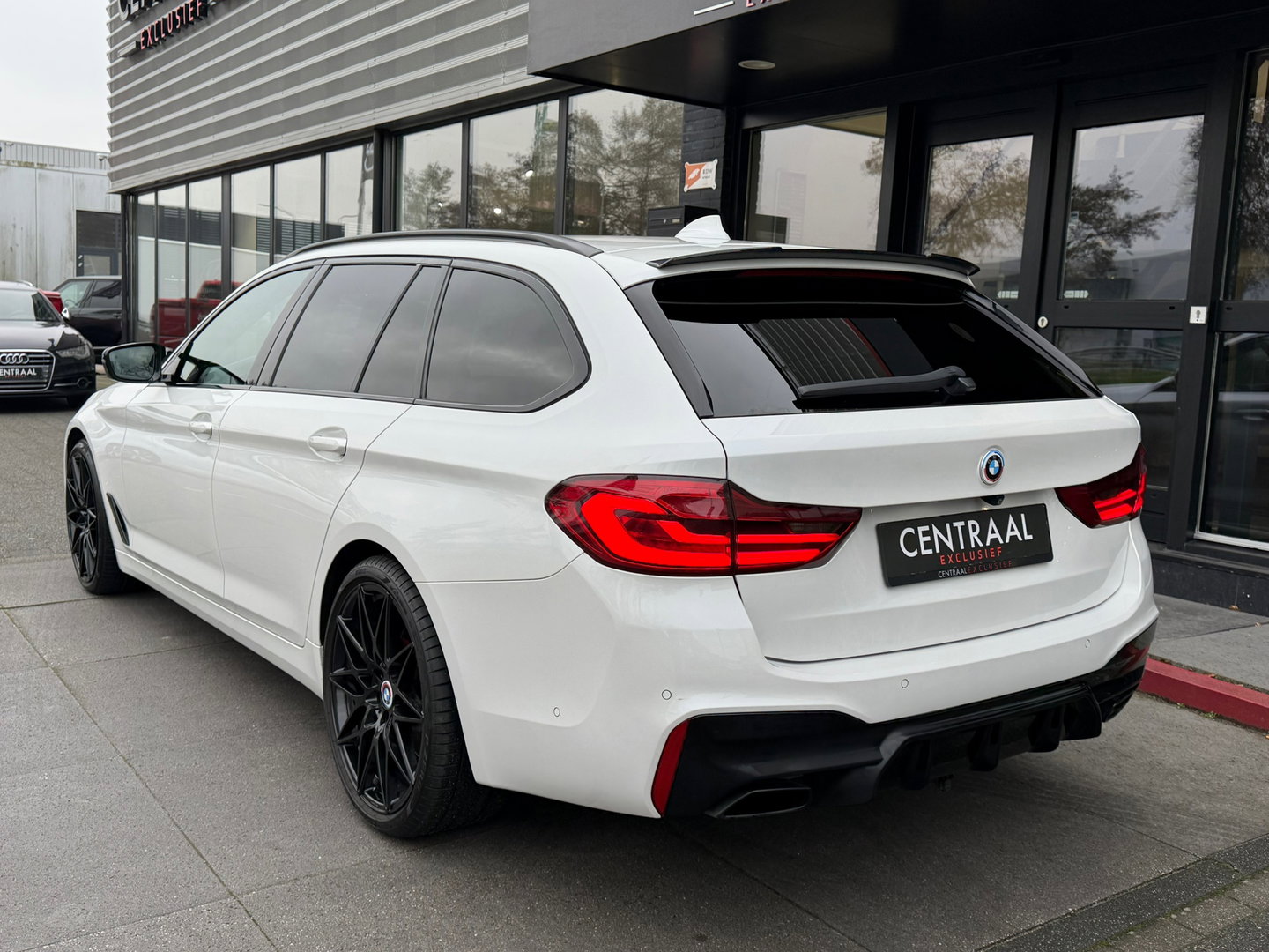 BMW 5 Serie Touring 540i xDrive High Exe M-Sport|Pano|Head-Up|ACC|Memory|360Camera|Keyless|Leder|Carplay