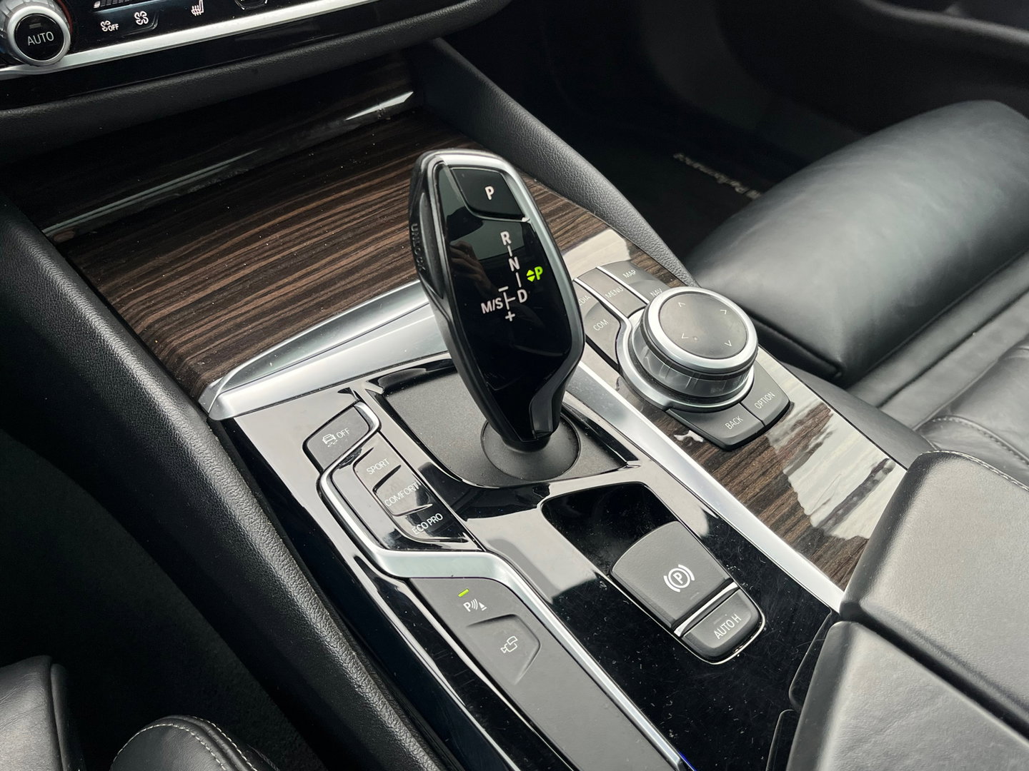 BMW 5 Serie Touring 540i xDrive High Exe M-Sport|Pano|Head-Up|ACC|Memory|360Camera|Keyless|Leder|Carplay