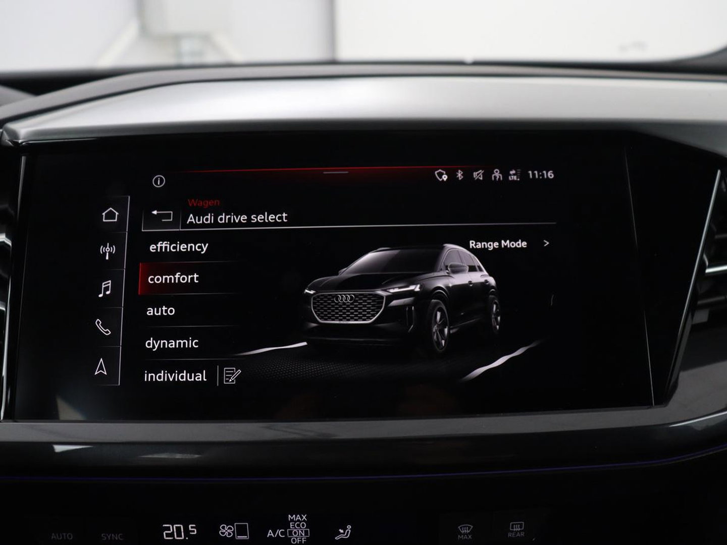 Audi Q4 e-tron 40 Launch edition S Competition 77 kWh | SOH 92,1% | Half leder | Stoelverwarming | Carplay | Adaptive cruise | Climate control | Camera | Park assist | Trekhaak