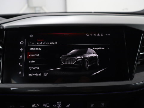 Audi Q4 e-tron 40 Launch edition S Competition 77 kWh | SOH 92,1% | Half leder | Stoelverwarming | Carplay | Adaptive cruise | Climate control | Camera | Park assist | Trekhaak