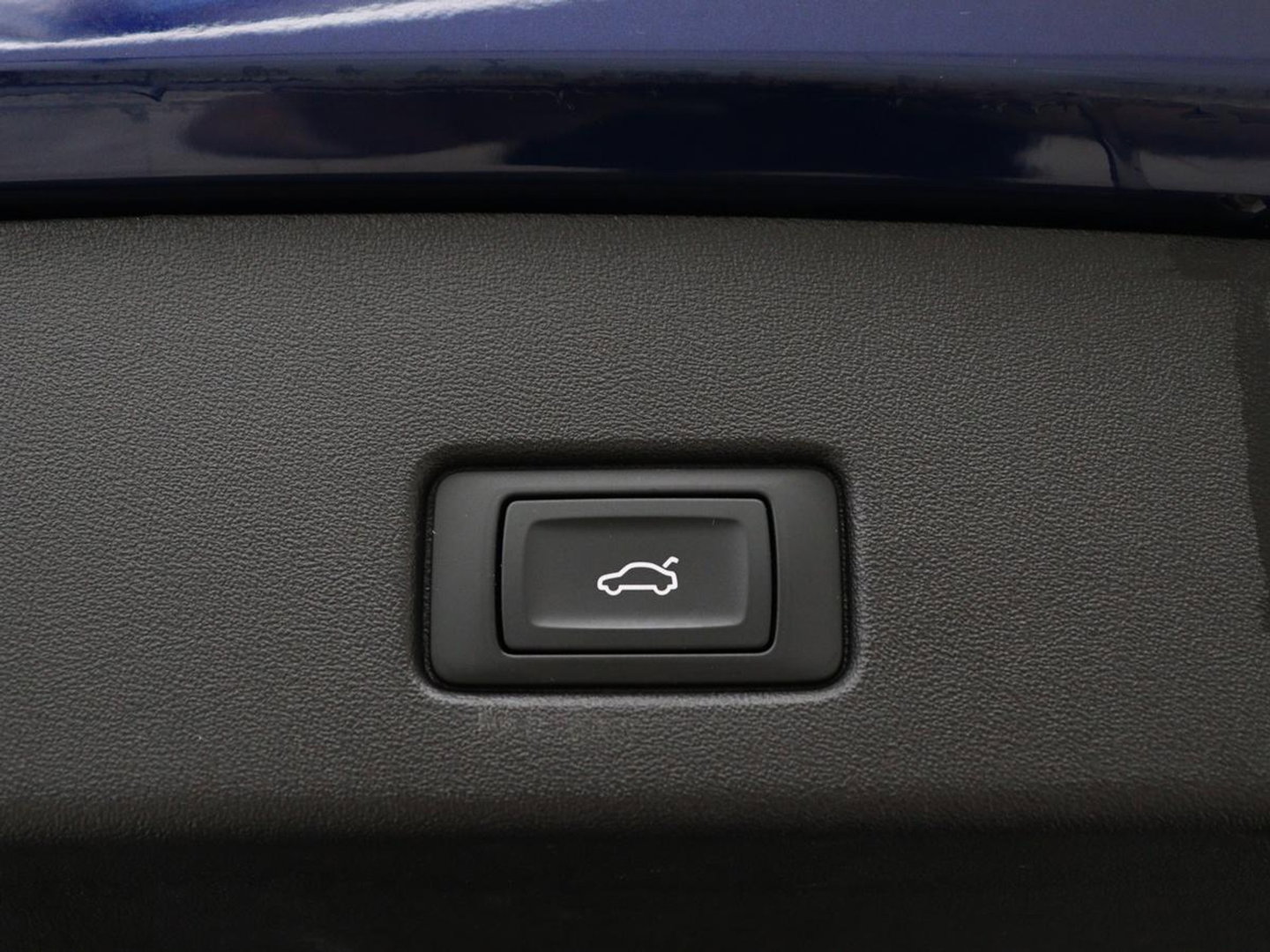 Audi Q4 e-tron 40 Launch edition S Competition 77 kWh | SOH 92,1% | Half leder | Stoelverwarming | Carplay | Adaptive cruise | Climate control | Camera | Park assist | Trekhaak