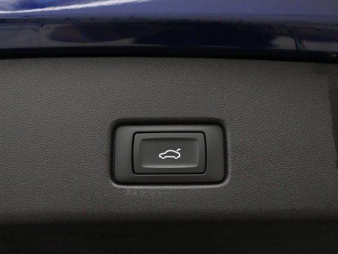 Audi Q4 e-tron 40 Launch edition S Competition 77 kWh | SOH 92,1% | Half leder | Stoelverwarming | Carplay | Adaptive cruise | Climate control | Camera | Park assist | Trekhaak