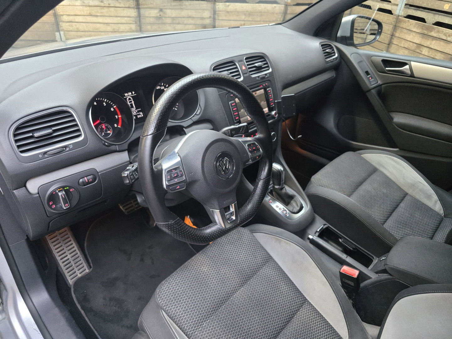 Volkswagen Golf 1.4 TSI Highline Business R-Line Xenon Camera PDC Clima Cruise Navi 17"LM