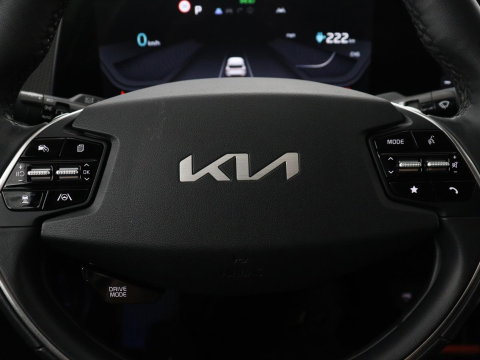 Kia EV6 Plus 77.4 kWh | SOH 96,8% | Leder | Memory | Stuur/stoel verwarming | Stoel ventilatie | Meridian sound | Adaptive cruise | Carplay | Sfeerverlichting | Camera | Park assist