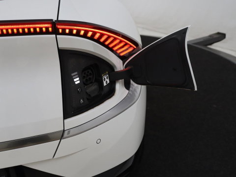 Kia EV6 Plus 77.4 kWh | SOH 96,8% | Leder | Memory | Stuur/stoel verwarming | Stoel ventilatie | Meridian sound | Adaptive cruise | Carplay | Sfeerverlichting | Camera | Park assist