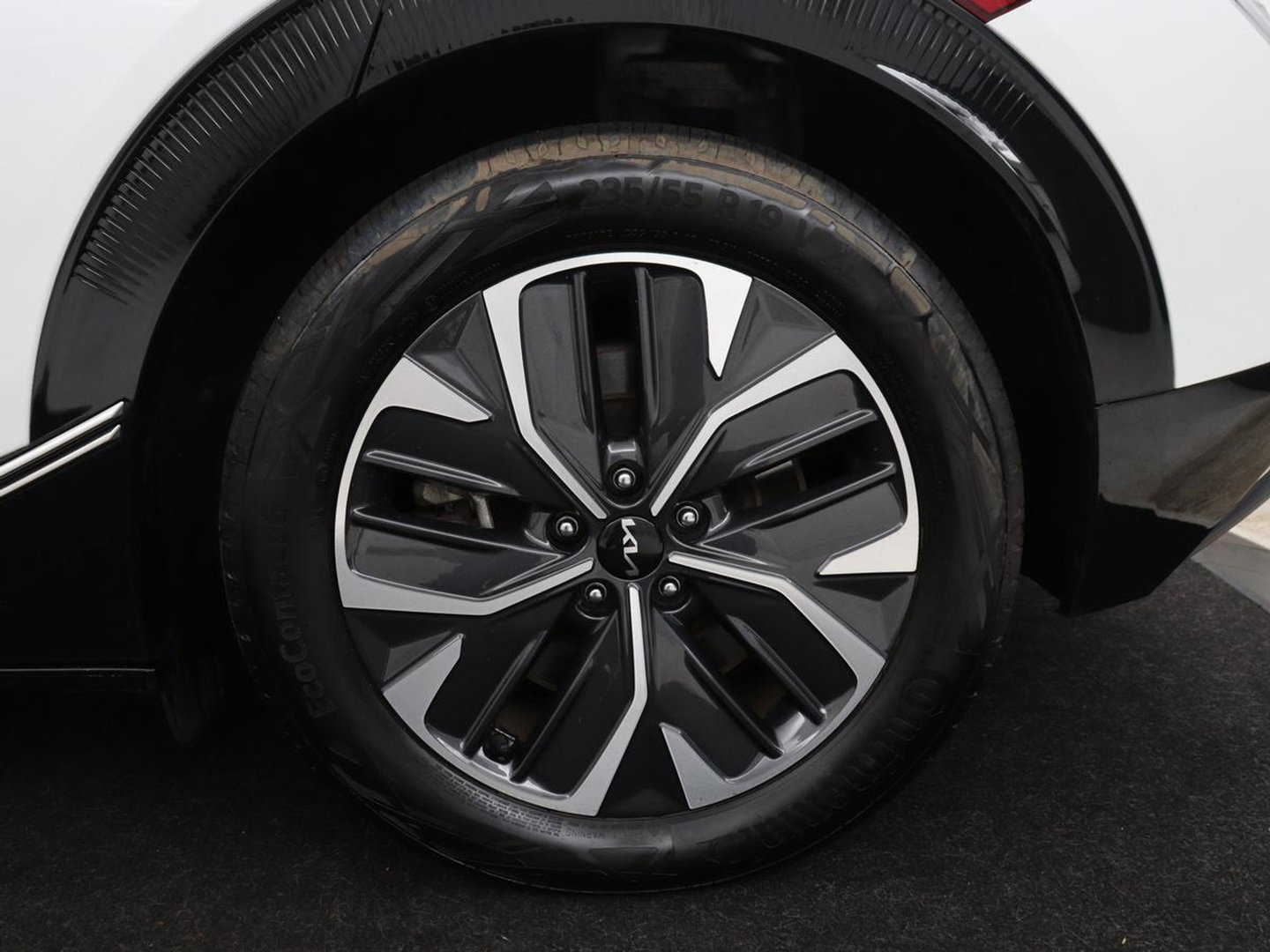 Kia EV6 Plus 77.4 kWh | SOH 96,8% | Leder | Memory | Stuur/stoel verwarming | Stoel ventilatie | Meridian sound | Adaptive cruise | Carplay | Sfeerverlichting | Camera | Park assist