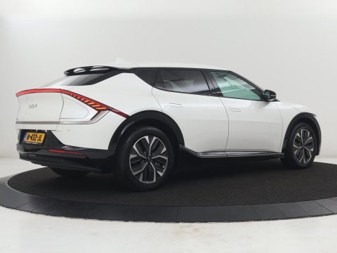 Kia EV6 Plus 77.4 kWh | SOH 96,8% | Leder | Memory | Stuur/stoel verwarming | Stoel ventilatie | Meridian sound | Adaptive cruise | Carplay | Sfeerverlichting | Camera | Park assist