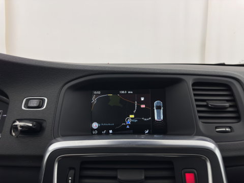 Volvo V60 2.4 D6 AWD Plug-In Hybrid Momentum Aut. *LEATHER-FABRIC | ADAPTIVE-CRUISE | BLIS | HEATED-COMFORTSEATS | NAVI-FULLMAP | ECC | PDC | 17''ALU | TOWBAR*