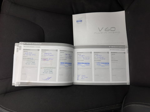 Volvo V60 2.4 D6 AWD Plug-In Hybrid Momentum Aut. *LEATHER-FABRIC | ADAPTIVE-CRUISE | BLIS | HEATED-COMFORTSEATS | NAVI-FULLMAP | ECC | PDC | 17''ALU | TOWBAR*