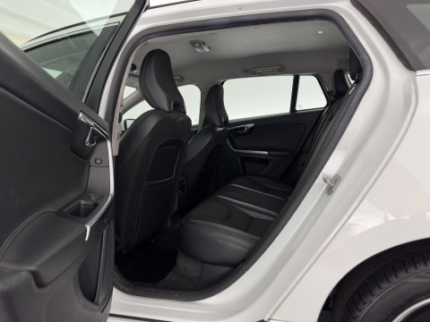 Volvo V60 2.4 D6 AWD Plug-In Hybrid Momentum Aut. *LEATHER-FABRIC | ADAPTIVE-CRUISE | BLIS | HEATED-COMFORTSEATS | NAVI-FULLMAP | ECC | PDC | 17''ALU | TOWBAR*