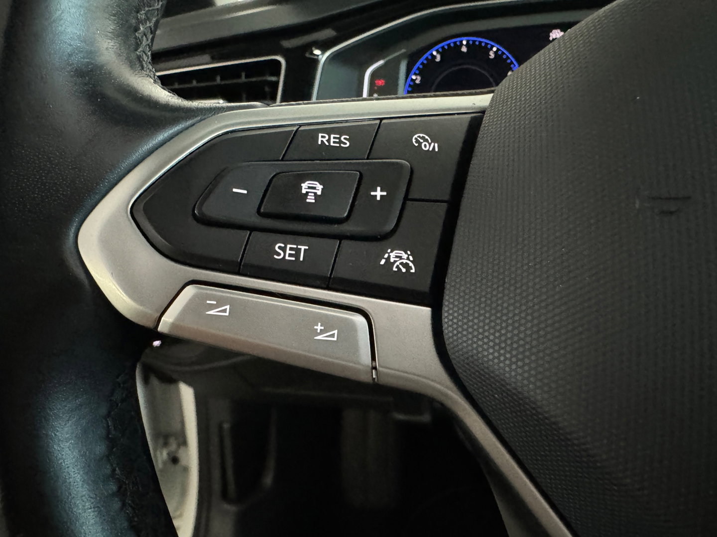 Volkswagen Polo 1.0 TSI R-Line Pano|Camera|IQ|Stoelverwarming|Front Assist