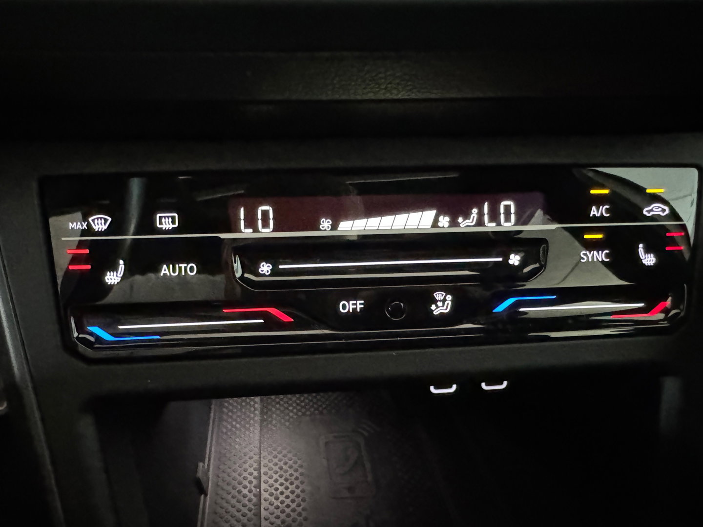 Volkswagen Polo 1.0 TSI R-Line Pano|Camera|IQ|Stoelverwarming|Front Assist
