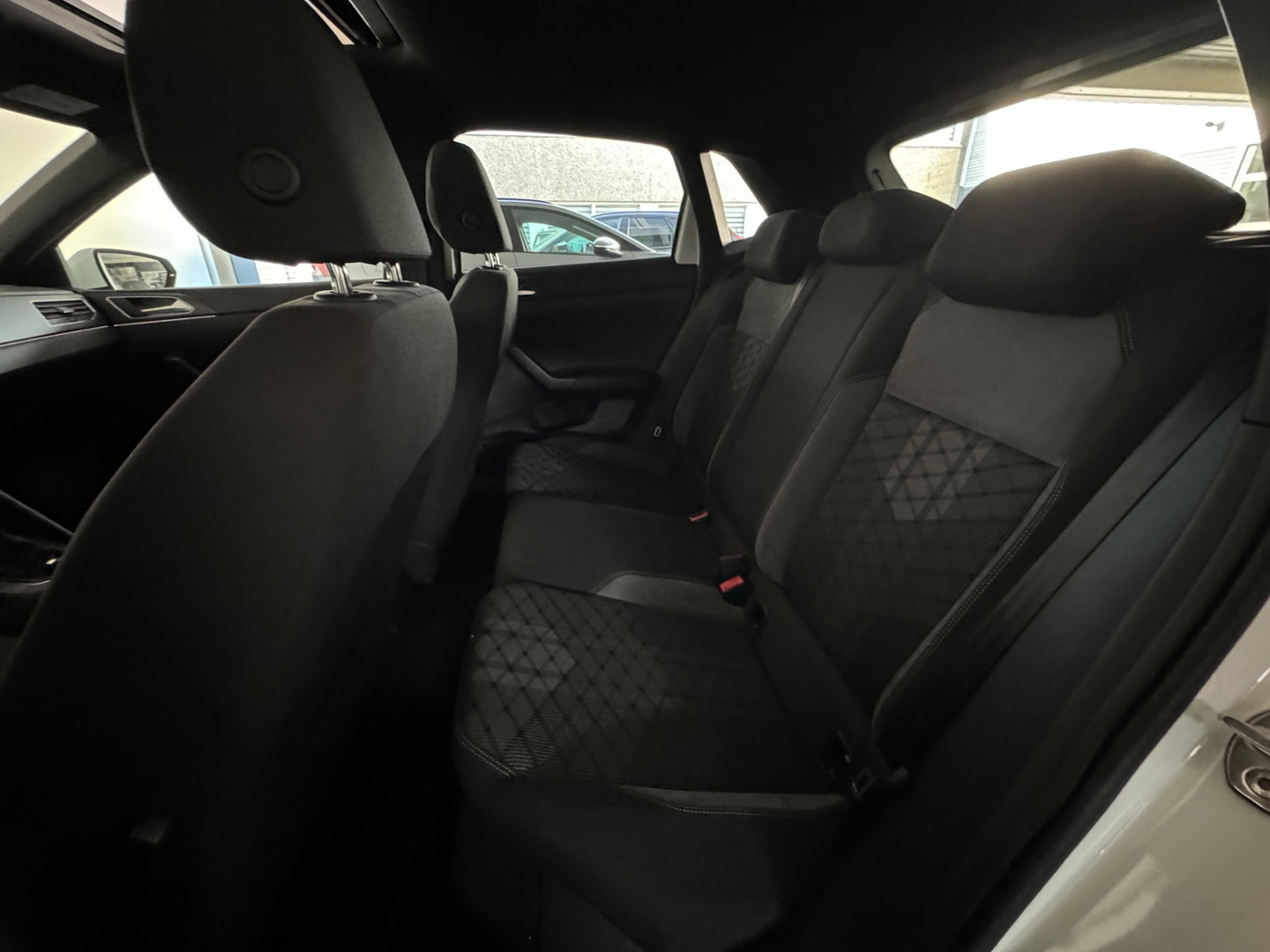 Volkswagen Polo 1.0 TSI R-Line Pano|Camera|IQ|Stoelverwarming|Front Assist