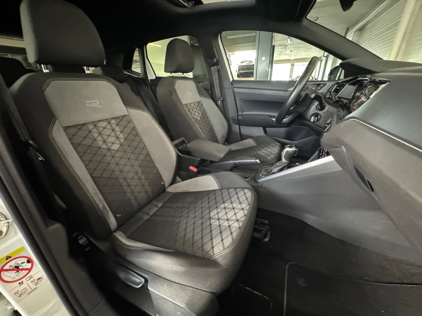 Volkswagen Polo 1.0 TSI R-Line Pano|Camera|IQ|Stoelverwarming|Front Assist