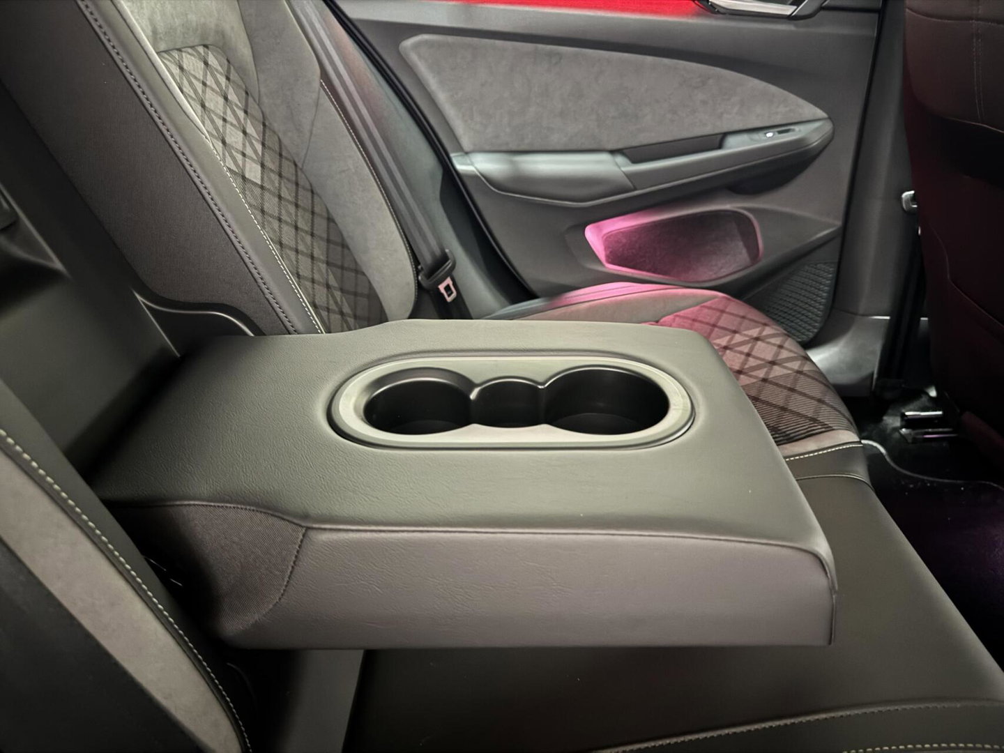 Volkswagen Golf 1.5 eTSI R-Line Sfeer Virtual CarPlay Camera Stoelver.