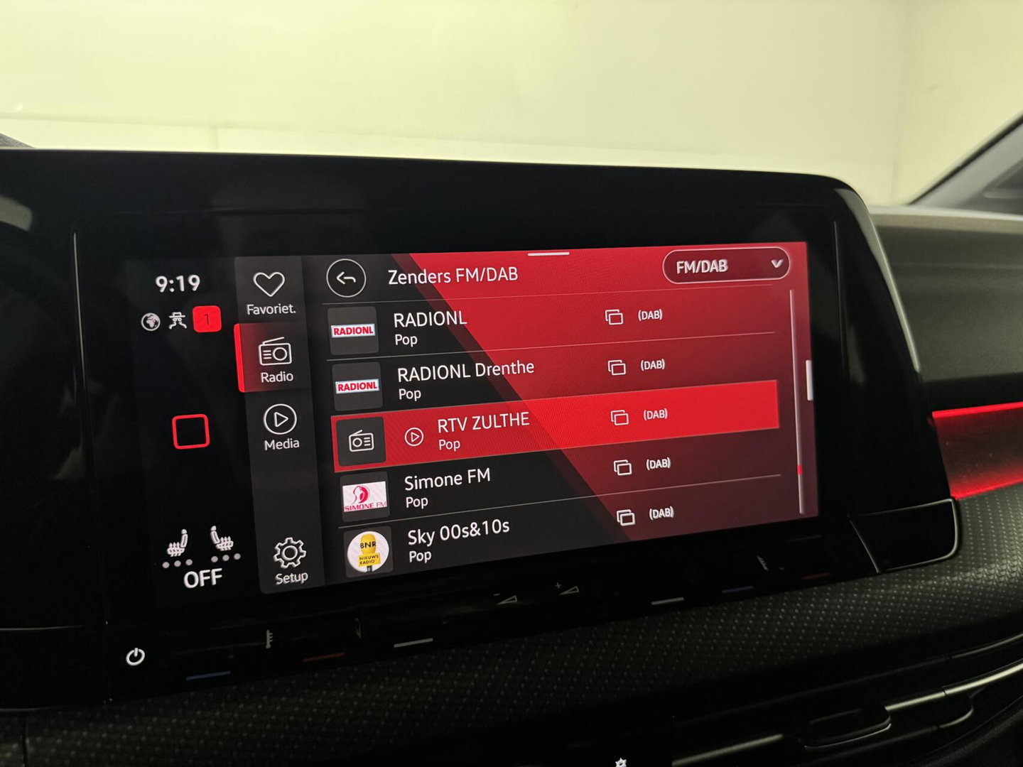 Volkswagen Golf 1.5 eTSI R-Line Sfeer Virtual CarPlay Camera Stoelver.