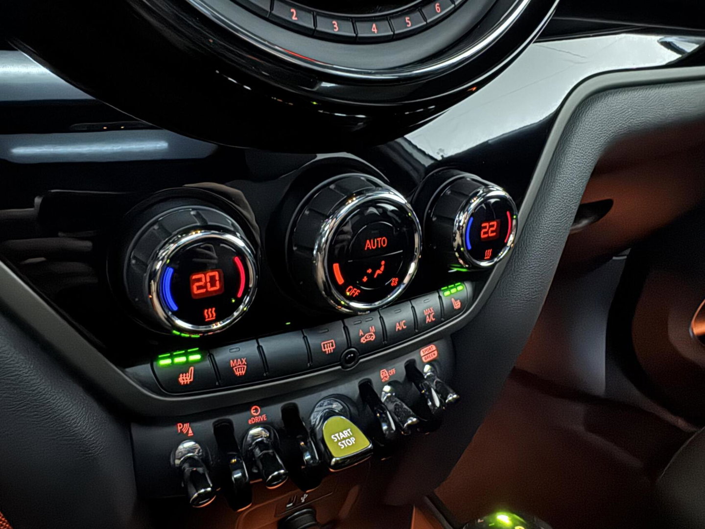 MINI Countryman 1.5 Cooper S E ALL4 Pano CarPlay ACC Sfeer NAP