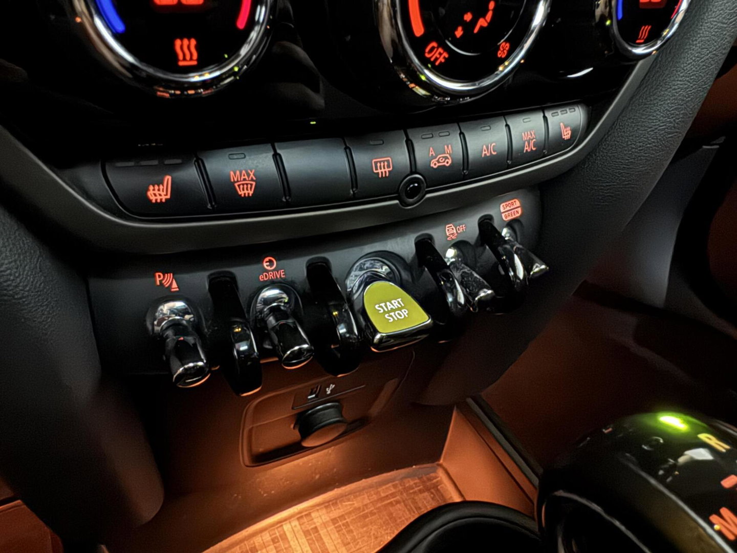 MINI Countryman 1.5 Cooper S E ALL4 Pano CarPlay ACC Sfeer NAP