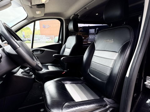 Renault Trafic 1.6 dCi L2H1 DC Formula Edition | MARGE | LUXE | Camera | PDC VOOR ACHTER | LEDER