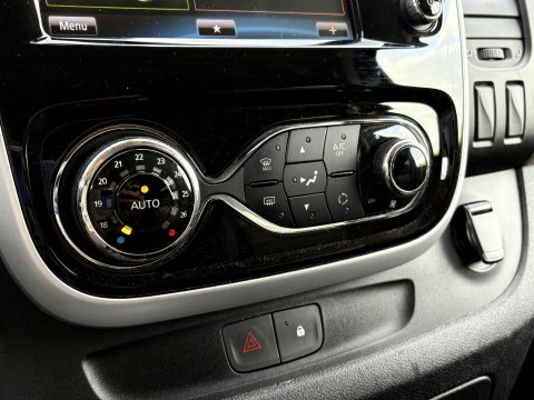 Renault Trafic 1.6 dCi L2H1 DC Formula Edition | MARGE | LUXE | Camera | PDC VOOR ACHTER | LEDER
