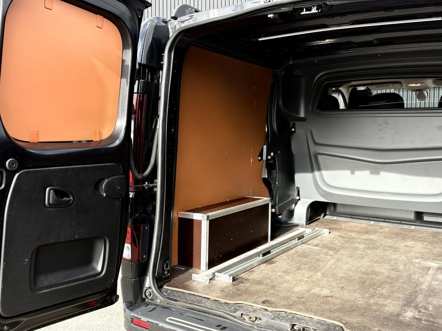Renault Trafic 1.6 dCi L2H1 DC Formula Edition | MARGE | LUXE | Camera | PDC VOOR ACHTER | LEDER