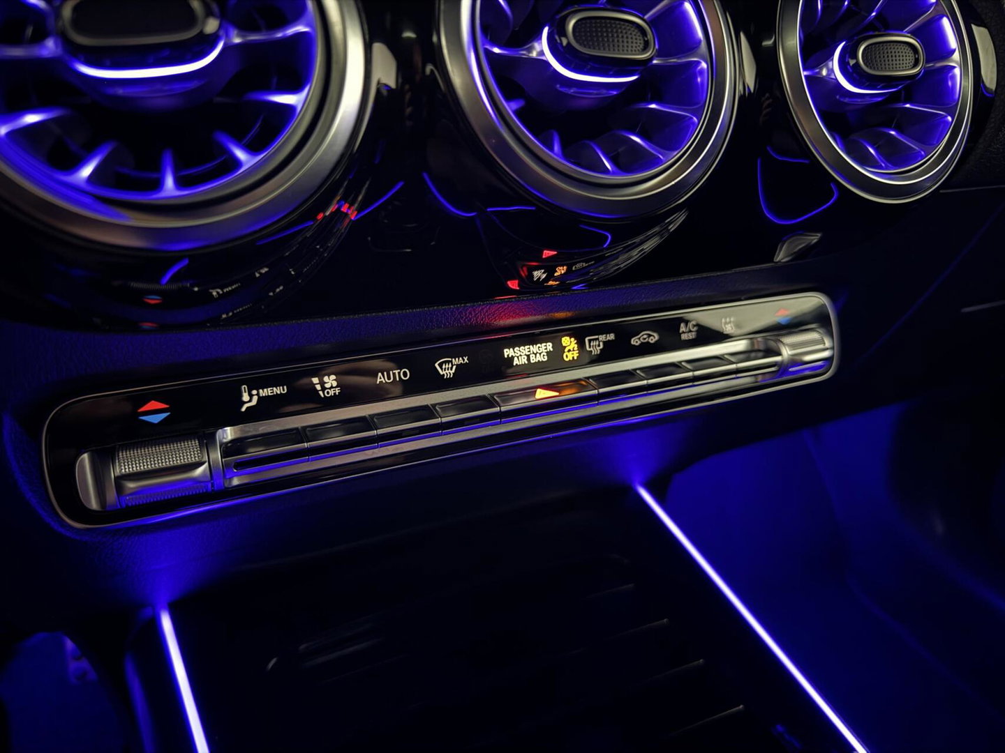 Mercedes-Benz GLA 250e AMG Pano Sfeer CarPlay ACC Stoelver.