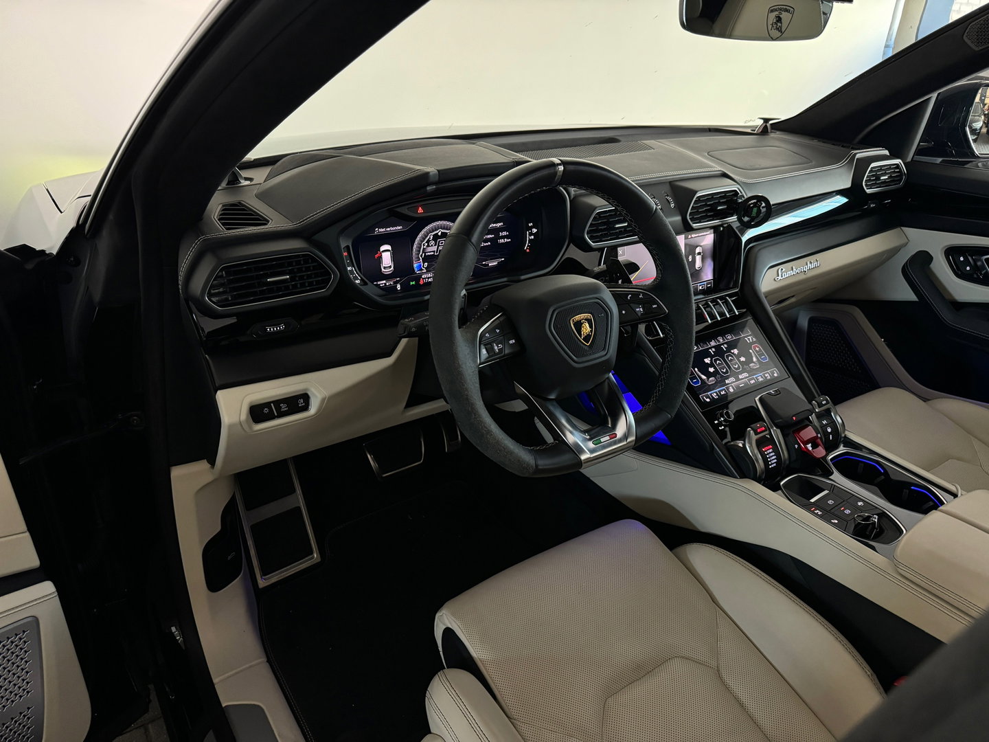 Lamborghini Urus 4.0 V8 Pano|HuD|B&O 3D|Massage|ADAS|Inc BTW