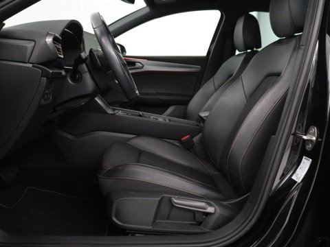 CUPRA Leon 1.5 eTSI Business Edition | Half leder | Stuur/stoel verwarming | Adaptive cruise | Lane assist | Carplay | Sfeerverlichting | Virtueel dashboard | Park assist | Climate control