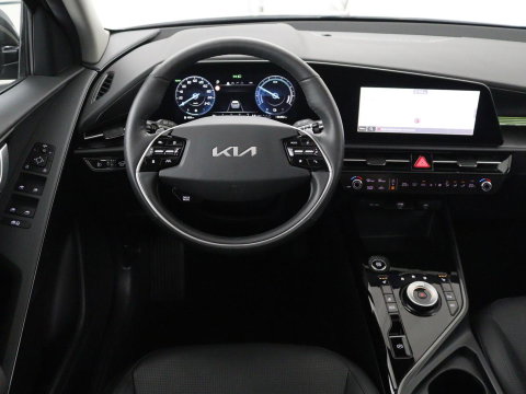 Kia Niro 1.6 GDi Hybrid DynamicPlusLine | Panoramadak | Leder | Stuur/stoelverwarming | Head-up | Adaptive cruise | Lane assist | Carplay | Camera | Park assist | Climate control | Trekhaak