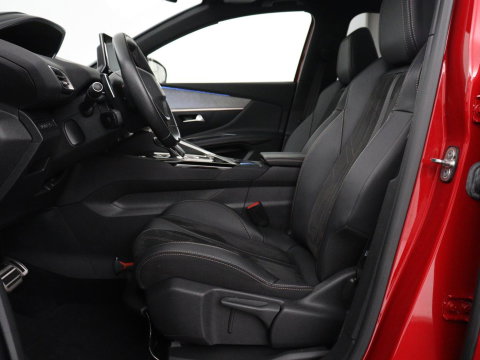 Peugeot 3008 1.6 HYbrid4 300 GT Pack Business | SOH 94,8% | Panoramadak | Leder/alcantara | Stoelverwarming | Adaptive cruise | Lane assist | Sfeerverlichting | Carplay | Focal sound | Camera | Park assist | Elektrische achterklep