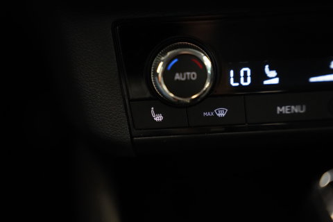 Škoda Scala 1.5 TSI Business Edition Cruise/Climate 17''LM PDC LED 150PK! 24 Maanden garantie* (Vraag naar de voorwaarden)