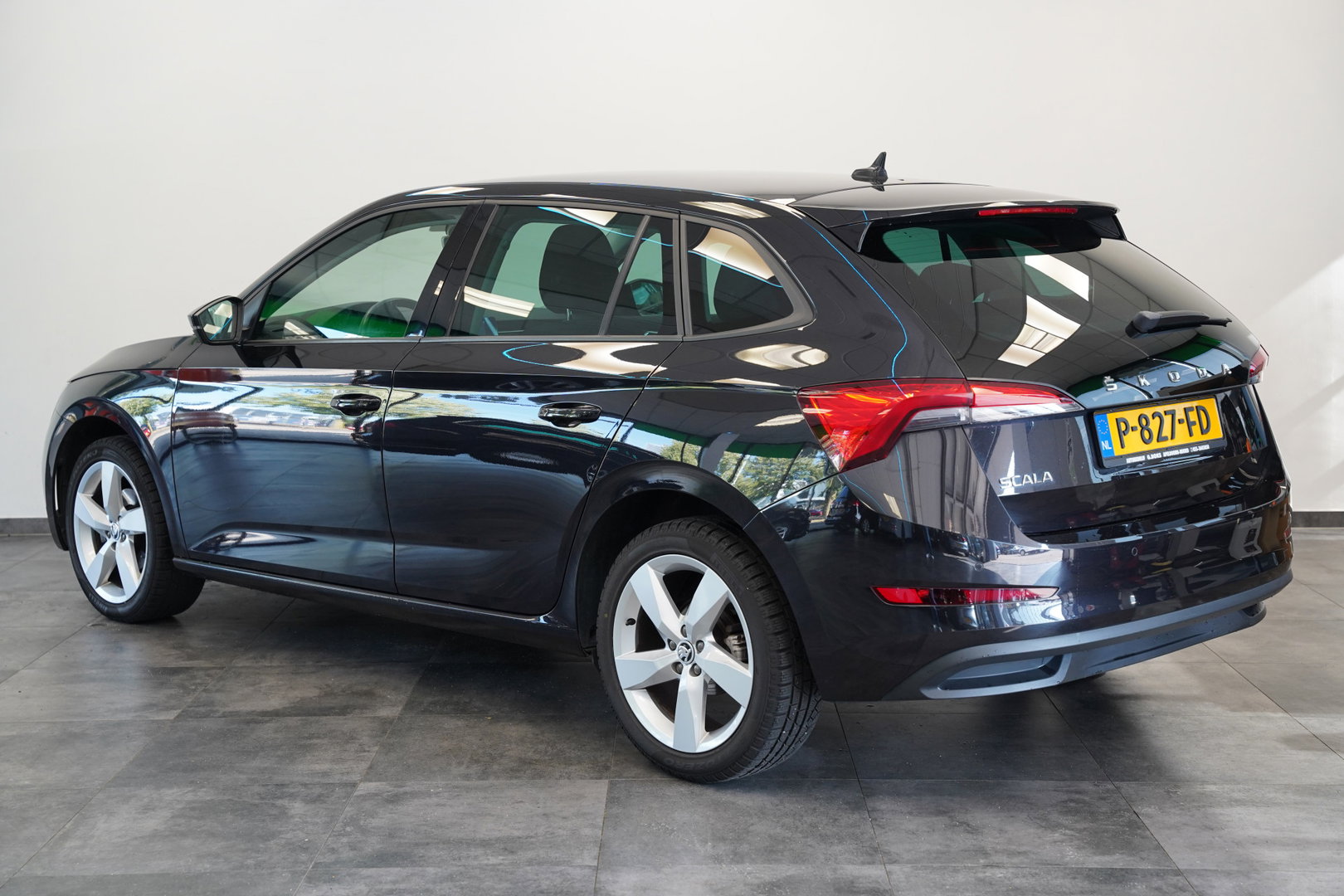 Škoda Scala 1.5 TSI Business Edition Cruise/Climate 17''LM PDC LED 150PK! 24 Maanden garantie* (Vraag naar de voorwaarden)