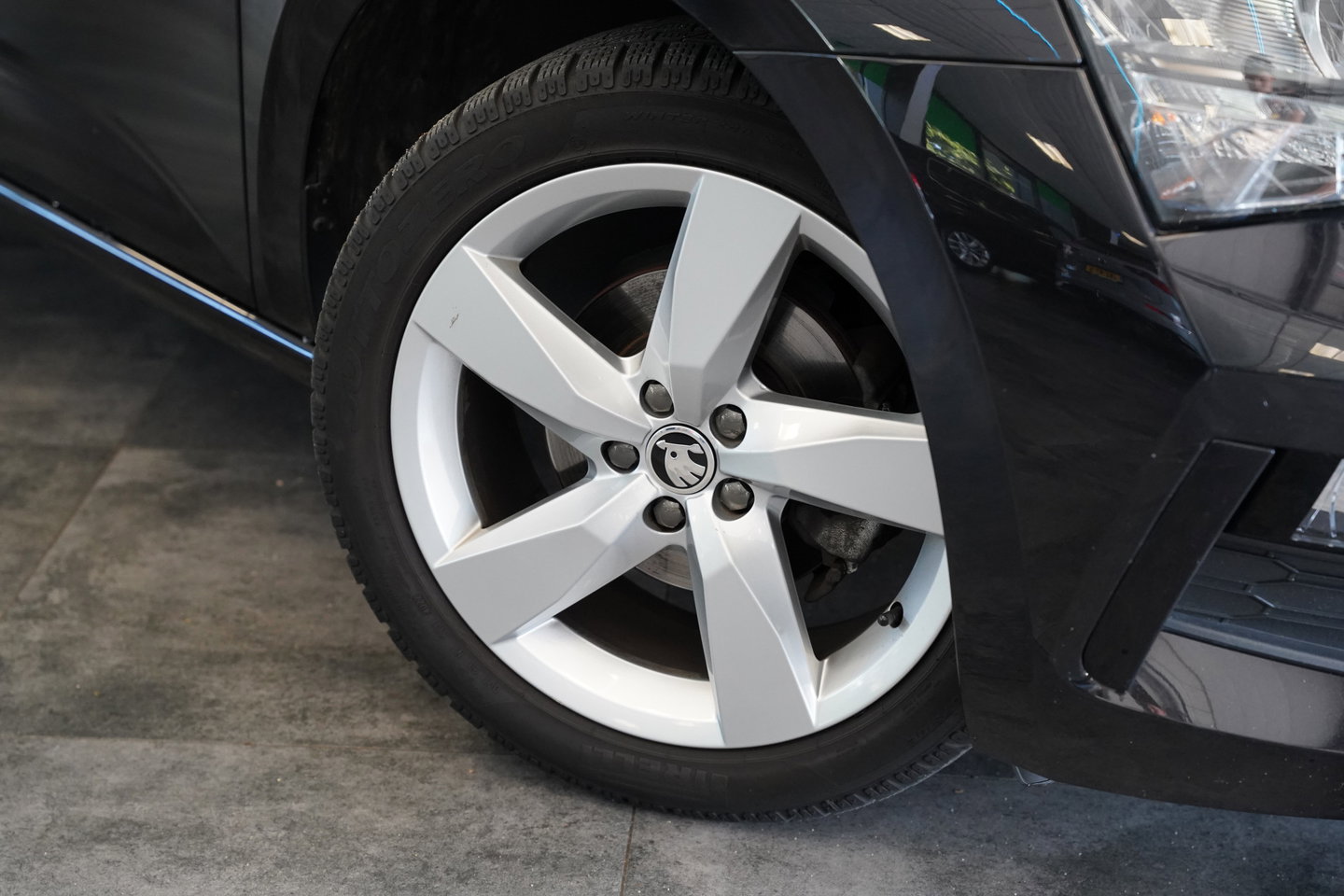 Škoda Scala 1.5 TSI Business Edition Cruise/Climate 17''LM PDC LED 150PK! 24 Maanden garantie* (Vraag naar de voorwaarden)