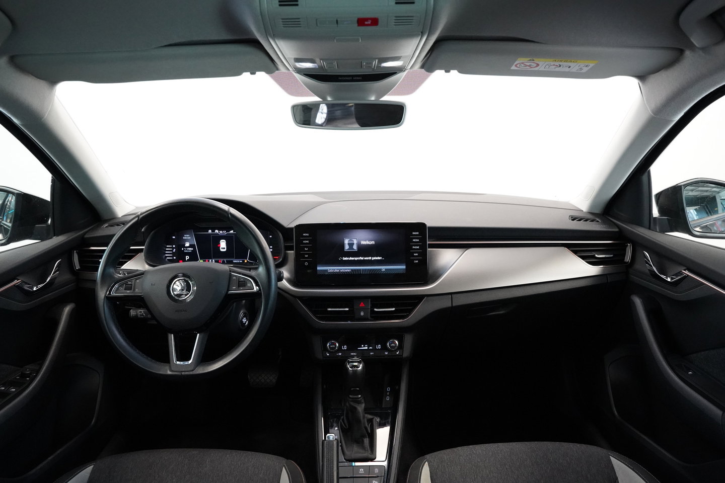 Škoda Scala 1.5 TSI Business Edition Cruise/Climate 17''LM PDC LED 150PK! 24 Maanden garantie* (Vraag naar de voorwaarden)